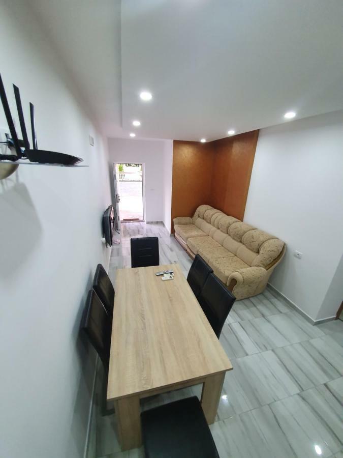 Apartments Melbourne Ulcinj Bagian luar foto